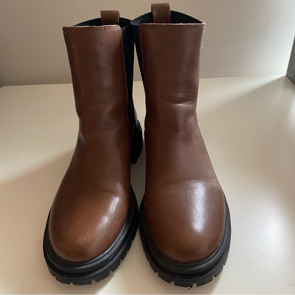 Madewell Chelsea brown Leather Lugsole Boots 8.5